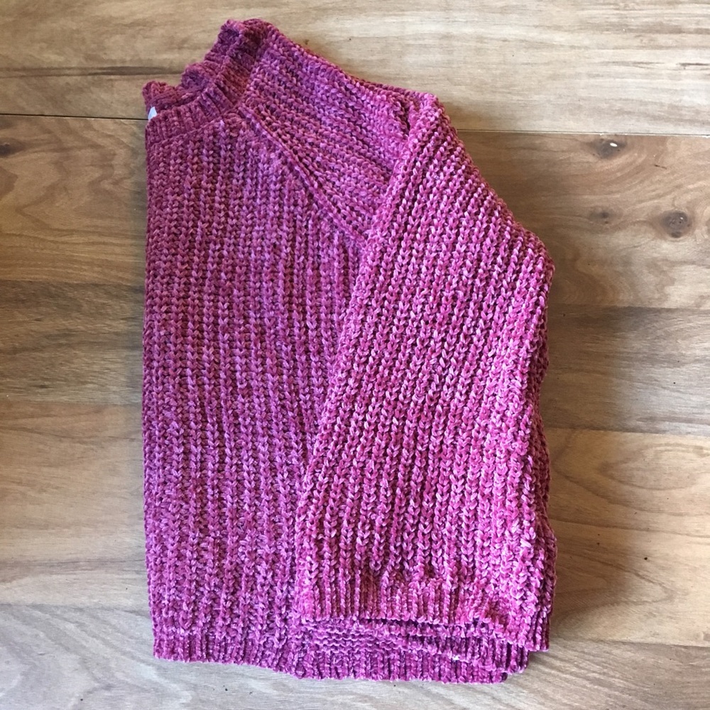 Warm and Cozy women’s cropped sweater
